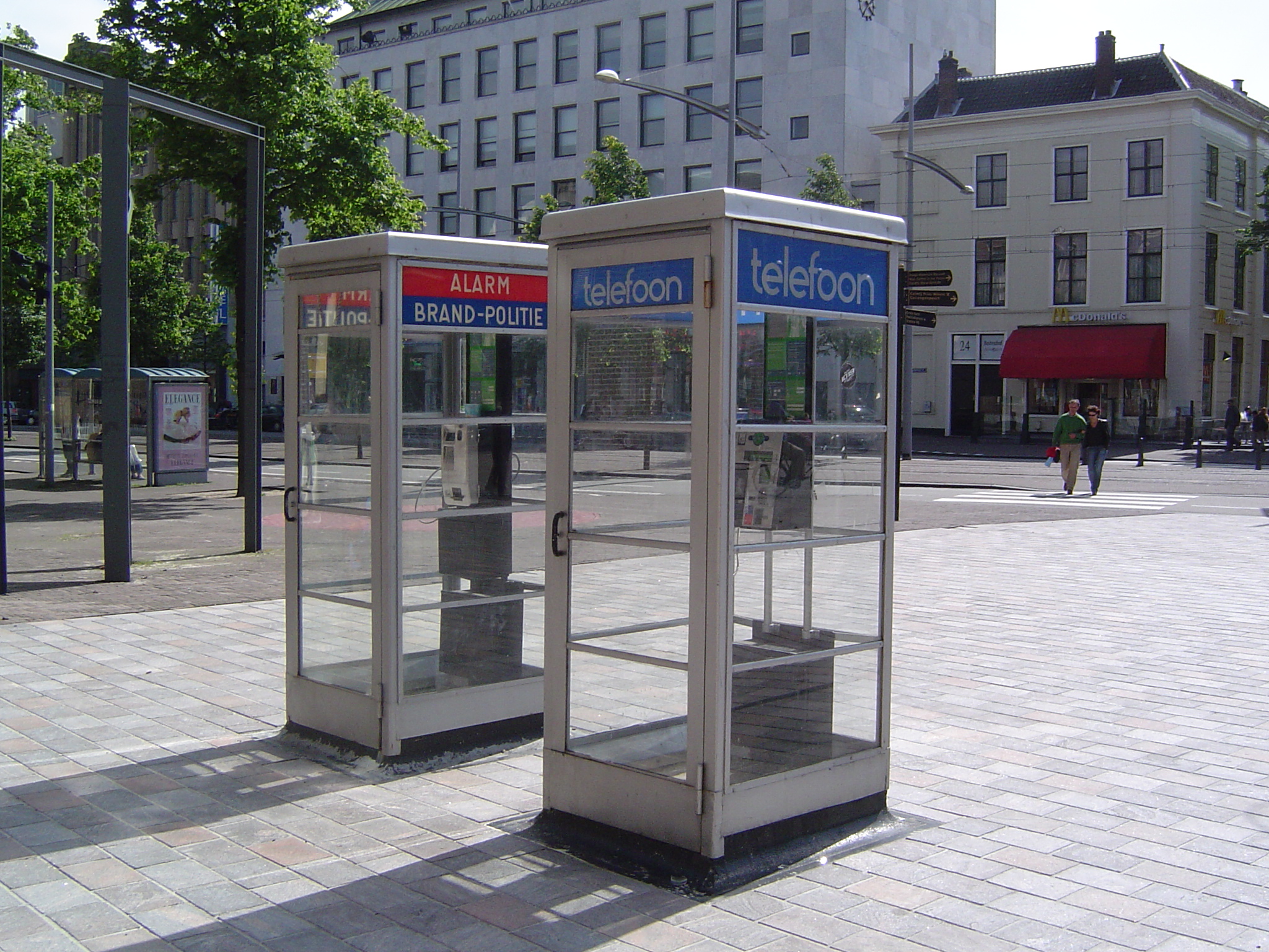 Telefooncel, bellen met een kwartje